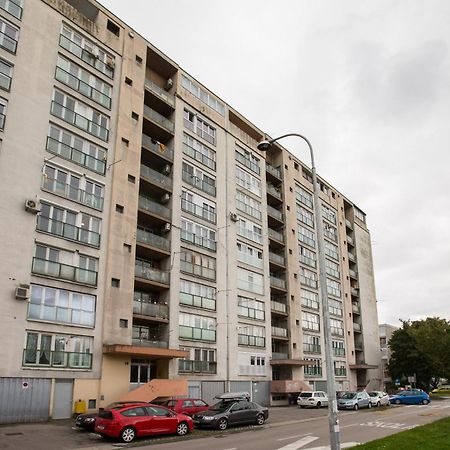 Apartman Kris Zagreb Buitenkant foto