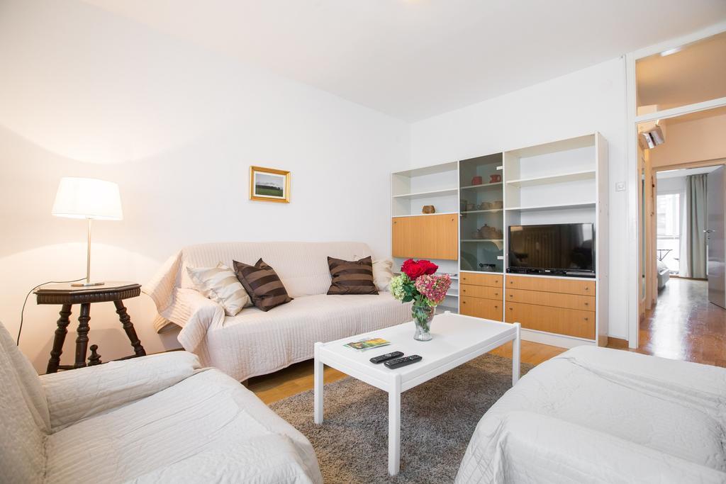 Apartman Kris Zagreb Buitenkant foto